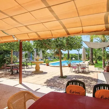Spacious With Pool Near The In Alicante Villa