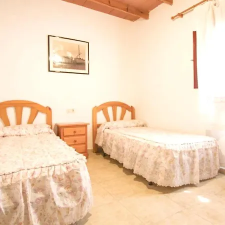 Spacious With Pool Near The In Alicante Villa