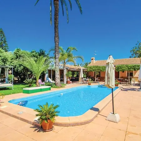Spacious With Pool Near The In Alicante Villa *
