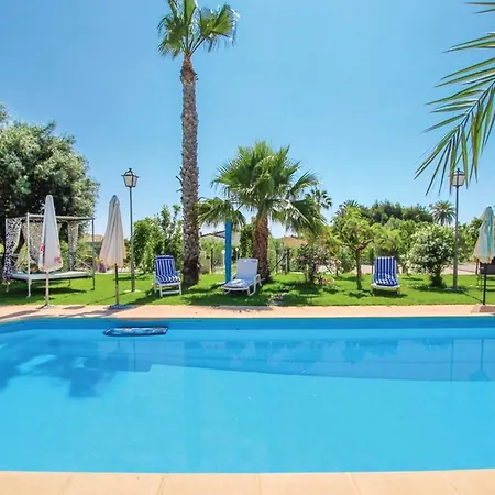 Spacious With Pool Near The In Alicante