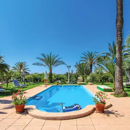 Spacious With Pool Near The In Alicante Villa *