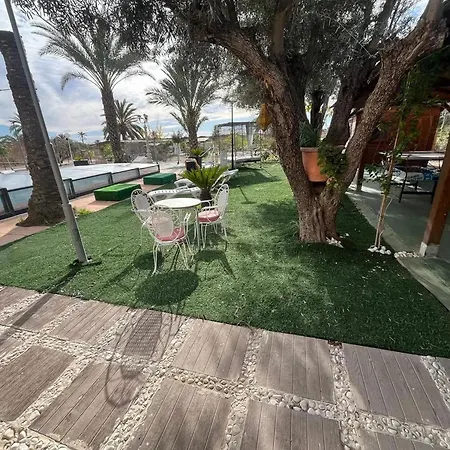 Spacious With Pool Near The In Alicante La Marina